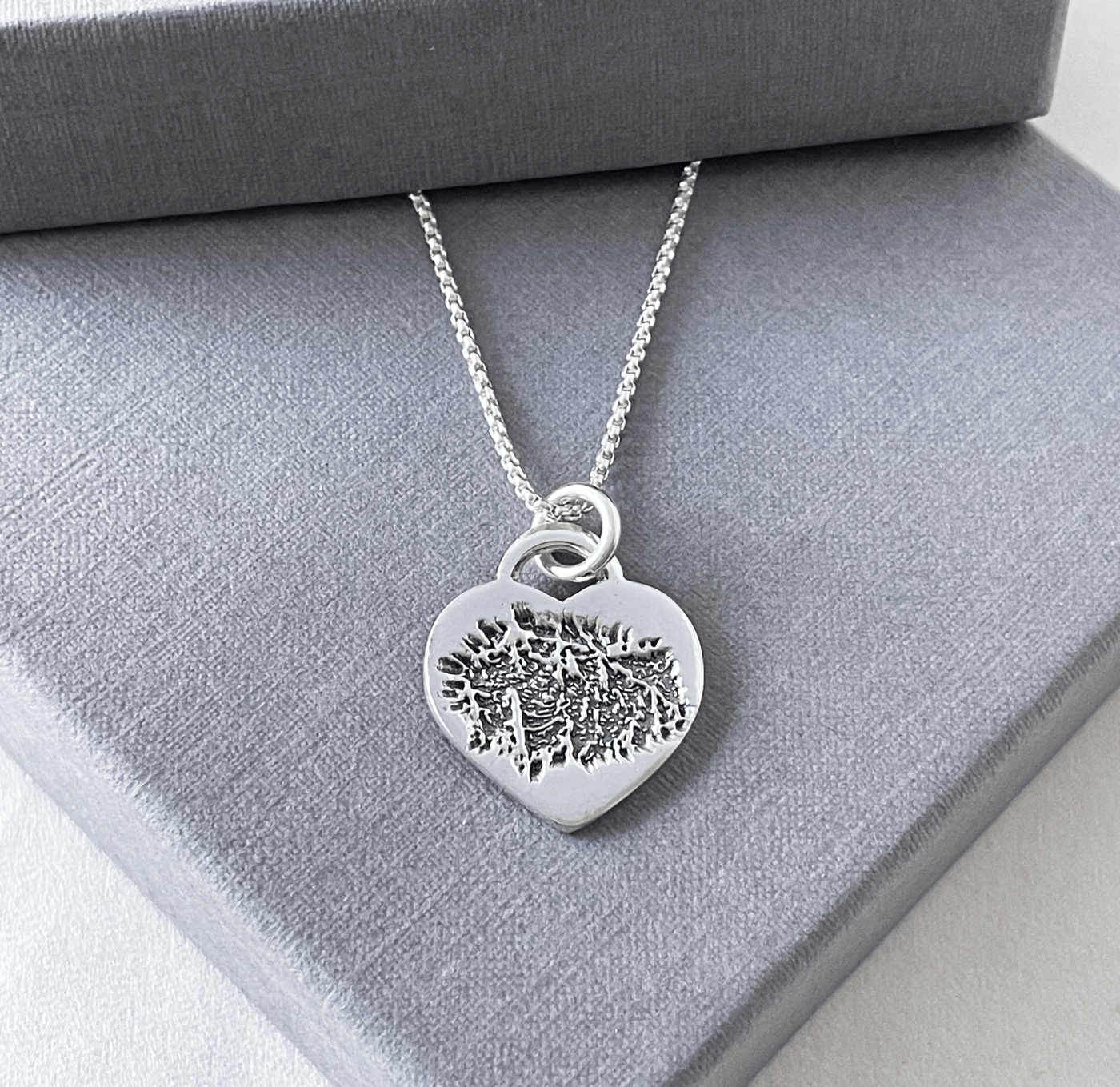 Carry the Touch of your Loved Ones with Personalized Jewellery