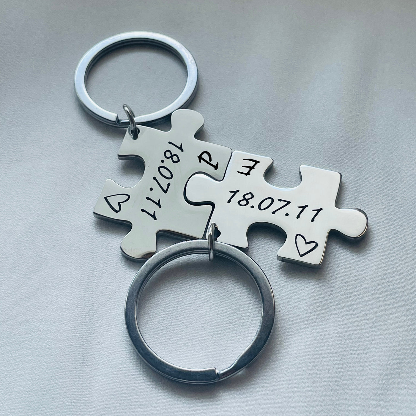 CUSTOMIZED JIGSAW/PUZZLE KEYRING FOR COUPLES