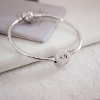 Sterling Silver 925 Handprint Bangle – A personalized memorial jewelry piece with a custom engraved handprint, perfect for sentimental gifting.