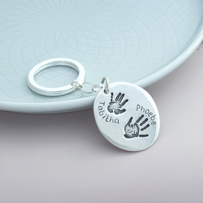 PERSONALIZED OVAL HANDPRINT KEYCHAIN | forever imprint jewellery